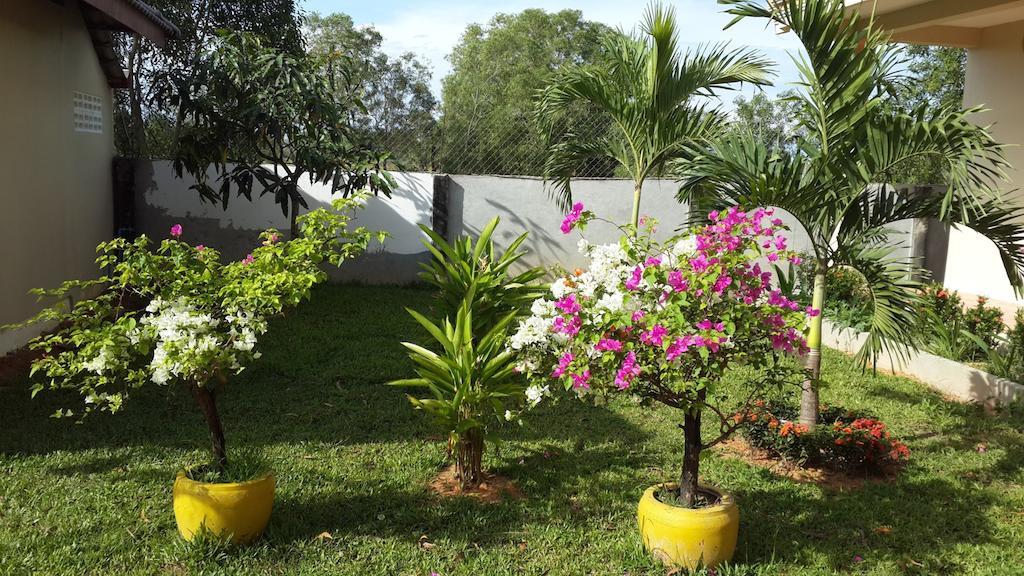 The Moonflower Bungalow Hotel Sihanoukville Luaran gambar