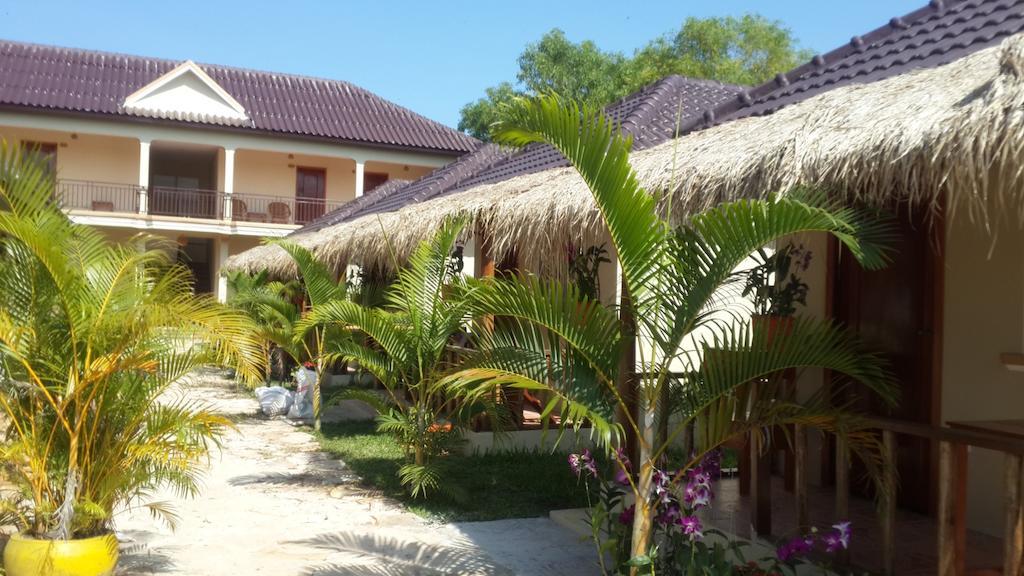 The Moonflower Bungalow Hotel Sihanoukville Luaran gambar
